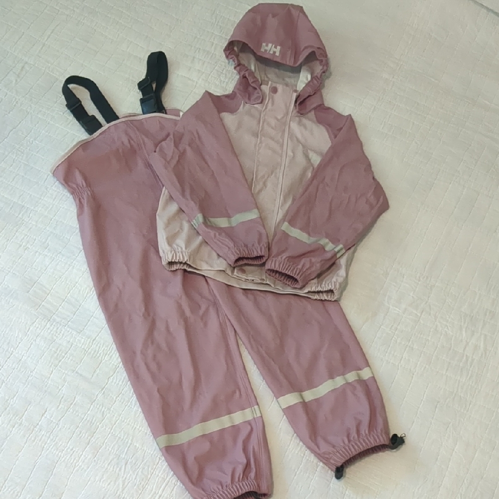 Helly Hansen Dusty Rose Rain Gear Set
